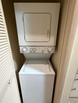 Whirlpool LTE5243DQ6 stacked laundry washer dryer