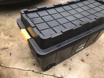 Project Source Commander 64 gallon/256qt Heavy Duty Rolling Tote with Lid.  23.2”x21.1”x46.5”. for Sale in Hollywood, FL - OfferUp
