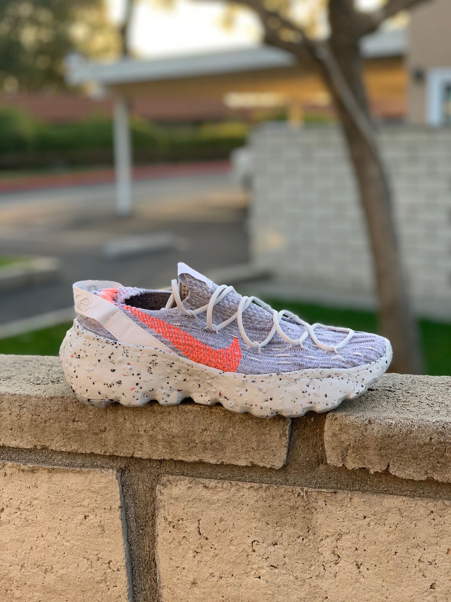 Nike Space Hippie 04 Summit White Hyper Crimson M 6.5/ W 8