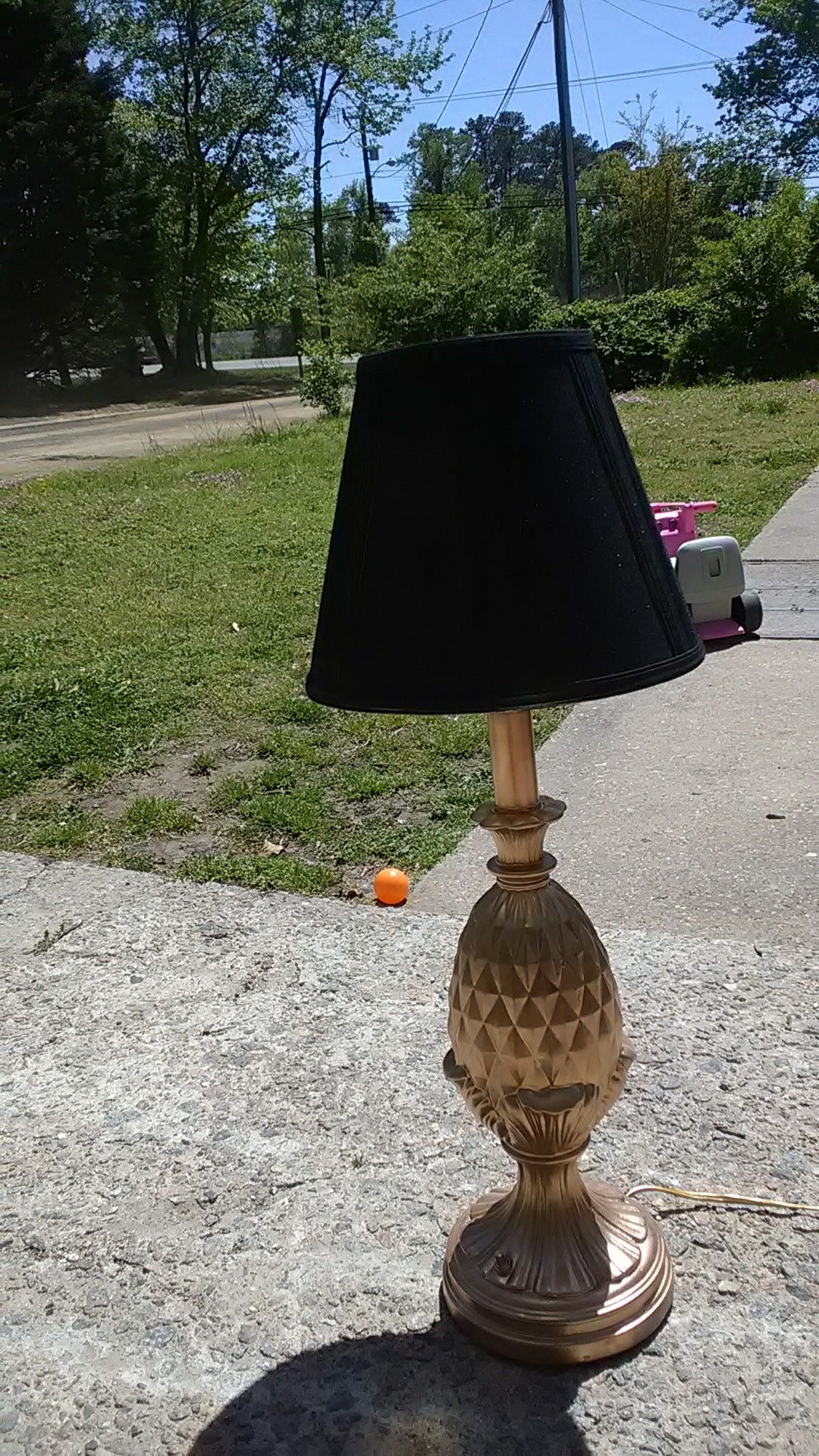 Elogant Lamp With Lamp Shade