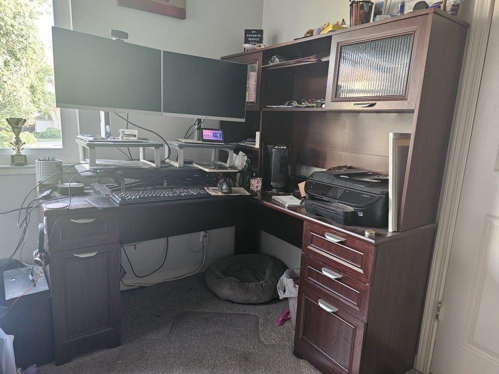 Corner Desk