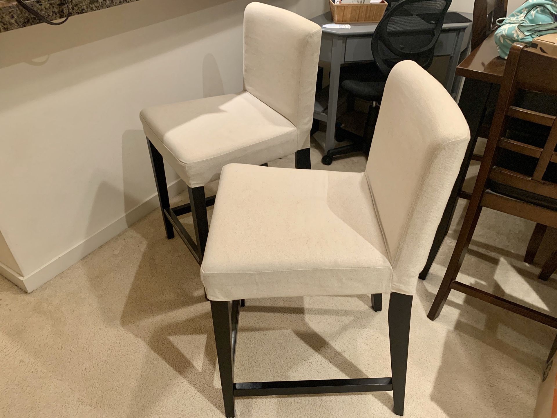 2 bar stools with 2 covers and floor protectors for Sale in WA