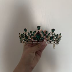 emerald green quinceañera tiara