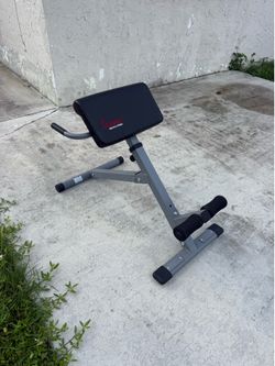Back extension machine