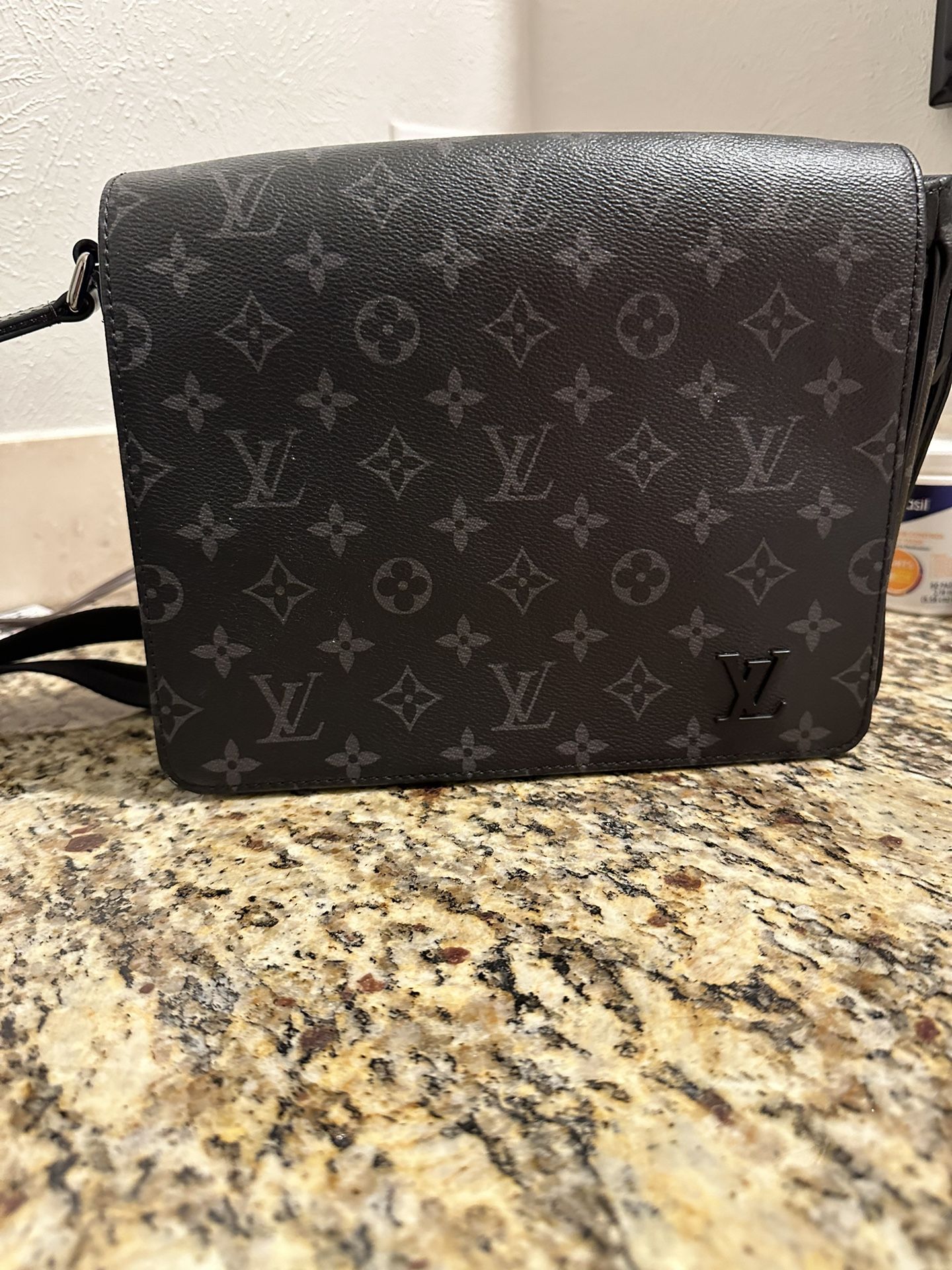 LV messenger bag Black