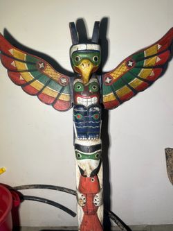 3 1/2 foot totem, pole