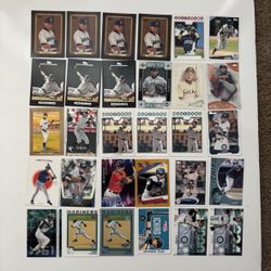 30  Ichiro Includes 2 Rookie Baseball Cards