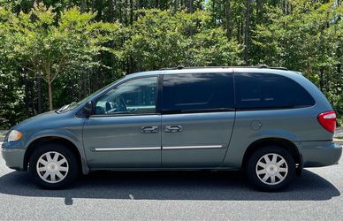 2005 Chrysler Town & Country