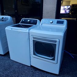 LG & GE  Combo Set  Washer New Scratch And Dent  Dryer Used 