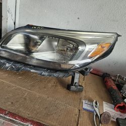 2013 2015 chevy malibu  driver side oem Halogen Headlight 