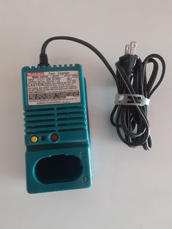 Makita 9.6V fast charger