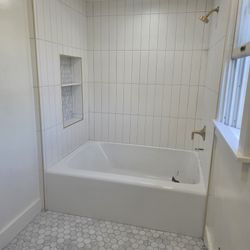 Clean Bathroom 