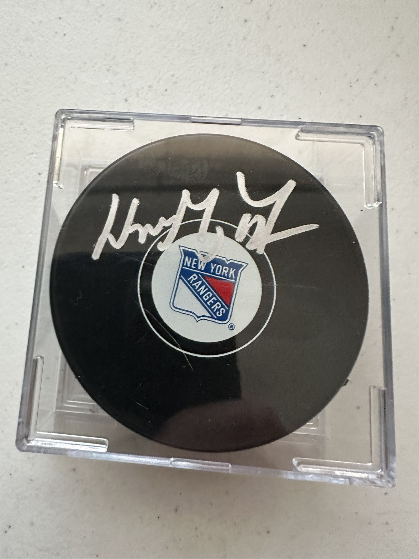Wayne Gretzky signed New York Rangers autographed NHL hockey puck +case COA 840A