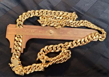 Gold Cuban Link Louis Vuitton Chain for Sale in Hawthorne, CA - OfferUp