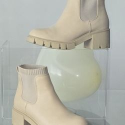 New w/ out Box SO Chunky Heel Rubber Boots Cream Womens 8 1/2 Fashion / Work / Yard 
