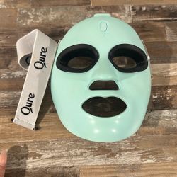 Qure LED Red light therapy mask