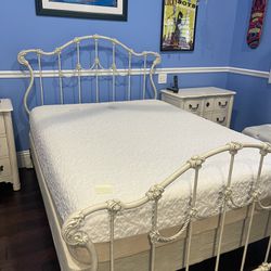Queen Bed With 2 Night Stands & Dresser $250
