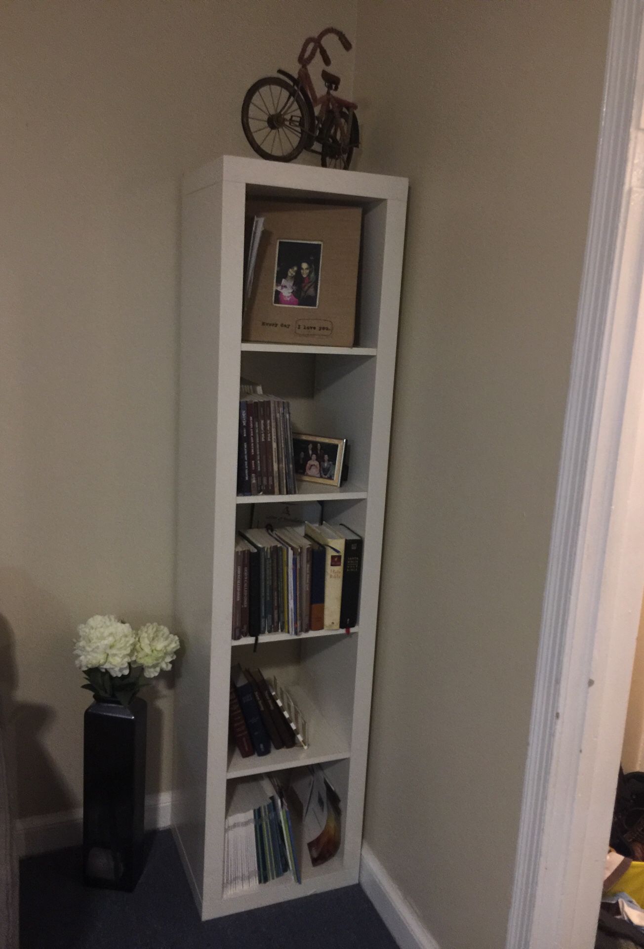 Two white beautiful (ikea) bookshelves