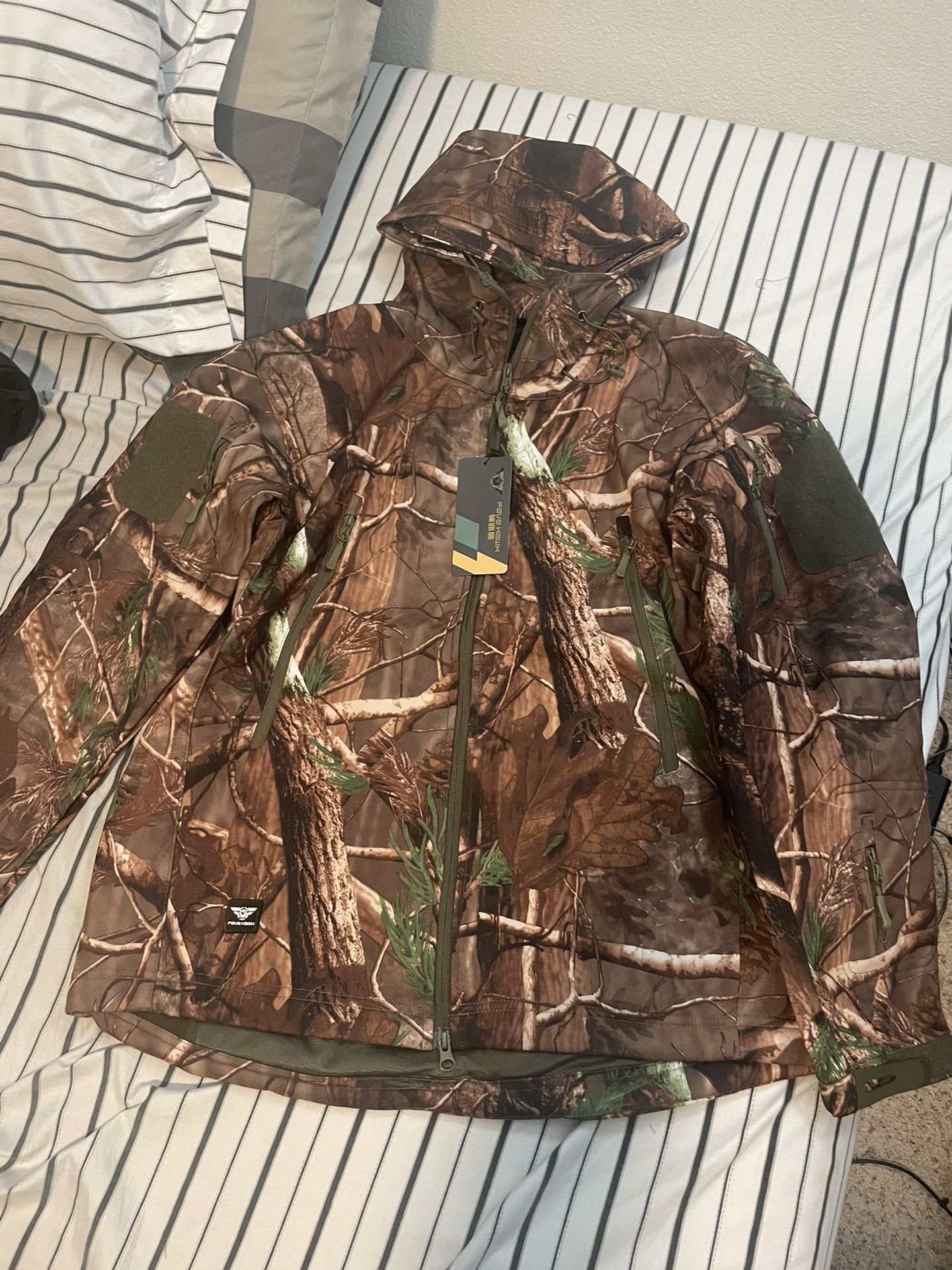 New “Forest”Camo Waterproof Hunting Jacket, L