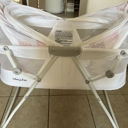 DREAM ON ME Dove White Karley Bassinet