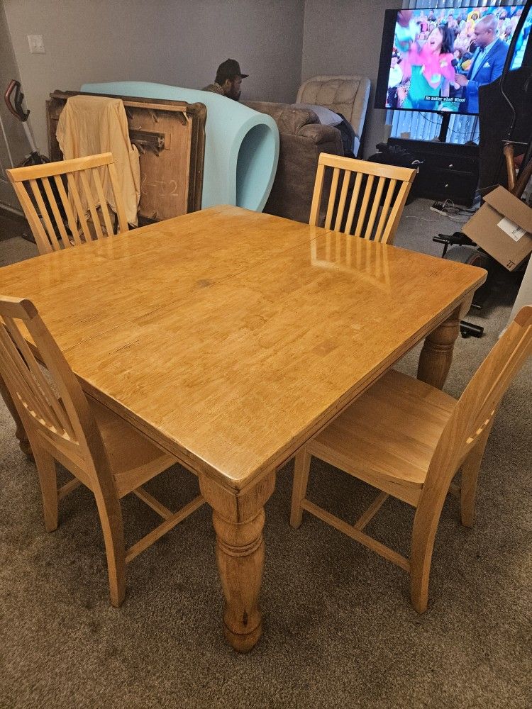 Table With Four Chairs 