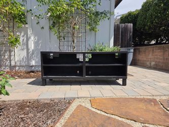 Curb alert! Free tv stand