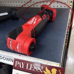 Milwaukee Multi Tool ‼️ASK FOR DIANA‼️