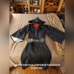 Costume Emperor Palpatine /Darth Siduous Cosplay Hooded Cloak Cape Brand New Never worn Size Small