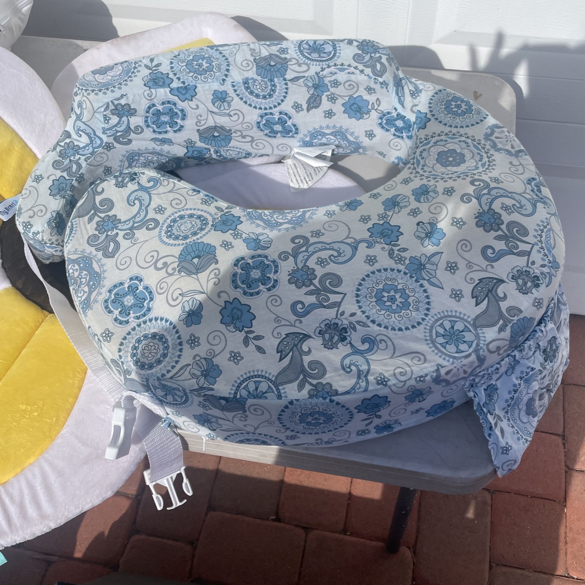 Breast Feeding Pillow