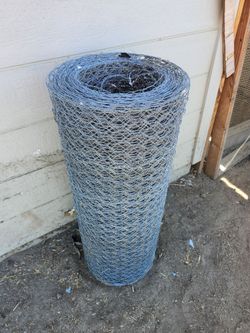 Chicken wire roll