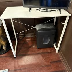 White Desk 
