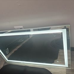 Led Mirror 🪞  (24 In. Length & 39 In . Wide)
