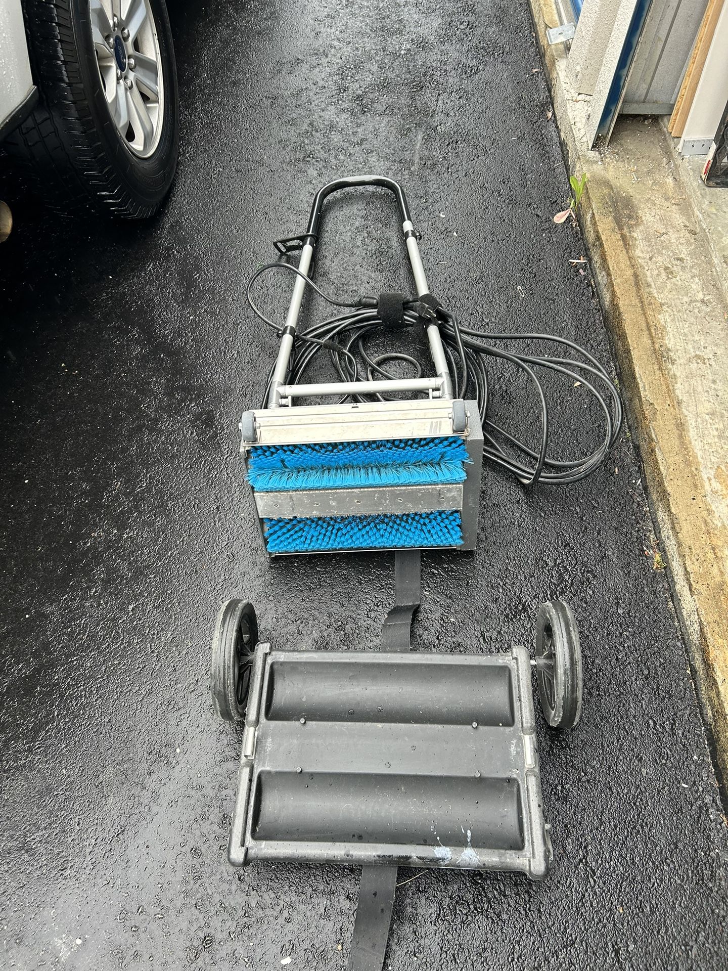 Brush Pro Carpet Cleaning Tool