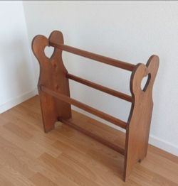 Beautiful Genuine MCM Vintage Standing Floor Quilt Rack Stand | Quilt Hanger | Blanket Hanger Stand  32"X 30" X 12" Solid Pine Nice!