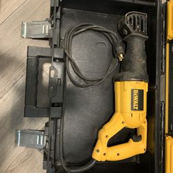 DeWALT Dw304P reciprocating Saw *(SAW ZAW)