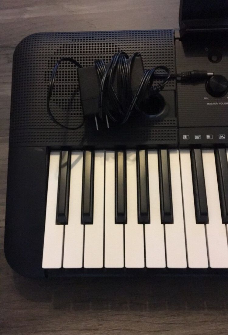 YAMAHA Piano Keyboard w/ Charger & Headphone Jack Adapter