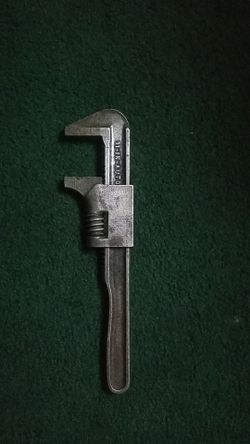 11 in 1 Auto Wrench