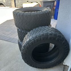 4 Toyo M/T Open Country tires