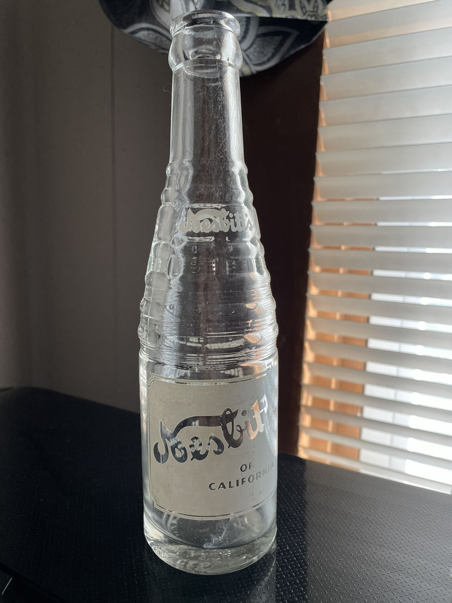 Nesbitt's of California White Vintage ACL Ribbed Soda Pop Bottle Los Angeles...