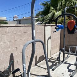 Everlast punching bag stand