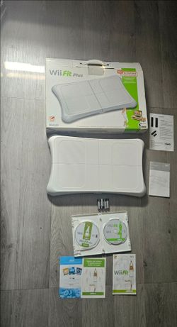 Wii pus / wii fit balance board with box with wii plus and wii fit game  for wii and wii u