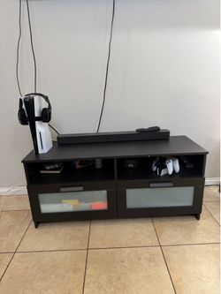 Tv stand