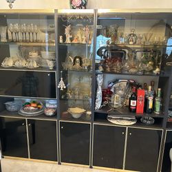 Curio / China Cabinet