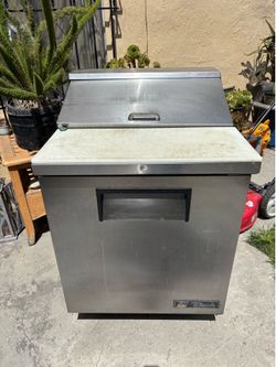 Business refrigeration for sandwiches like what they use at donut shops