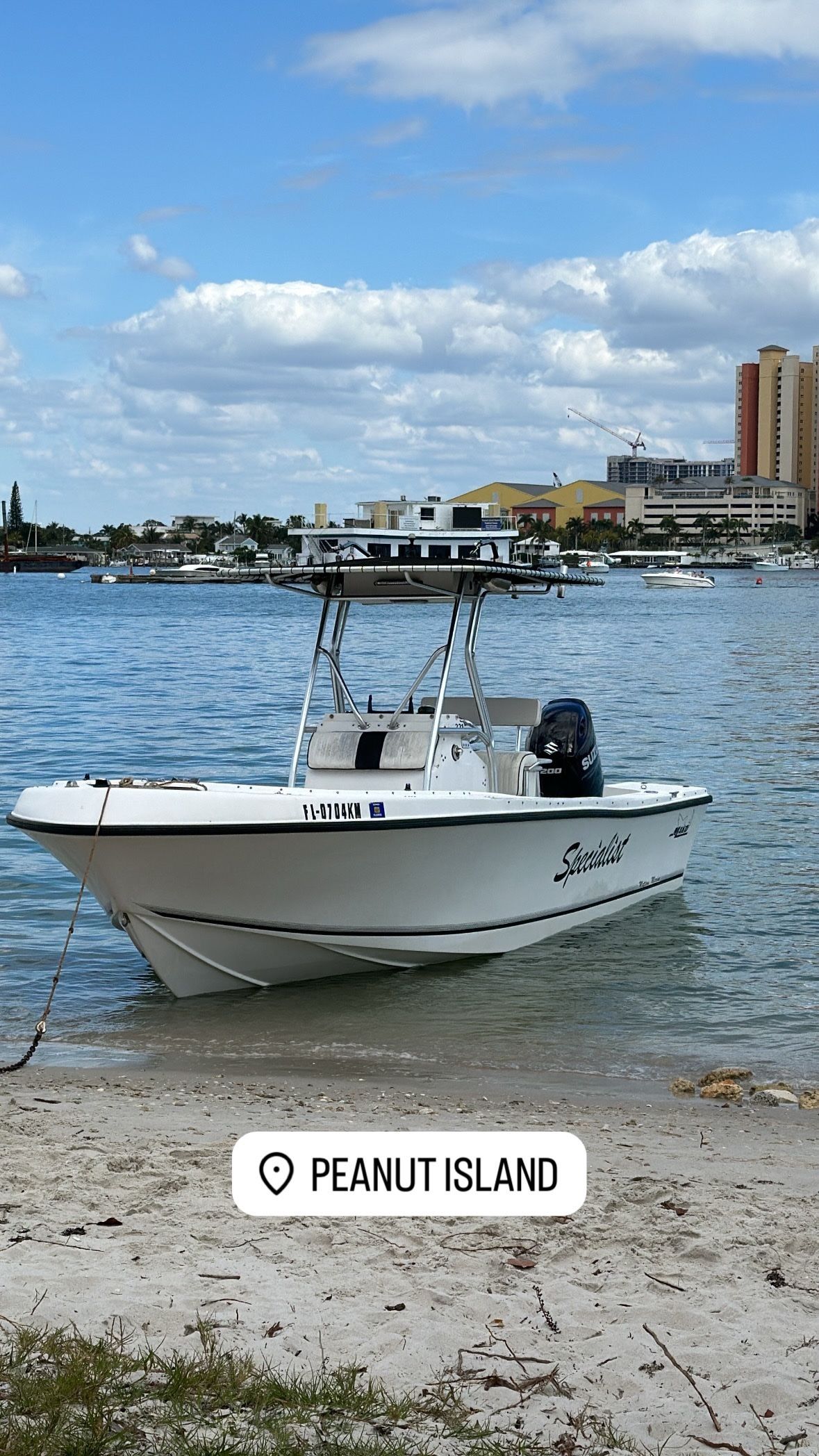 1999 Mako 221