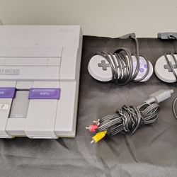Original Super Nintendo With Controllers