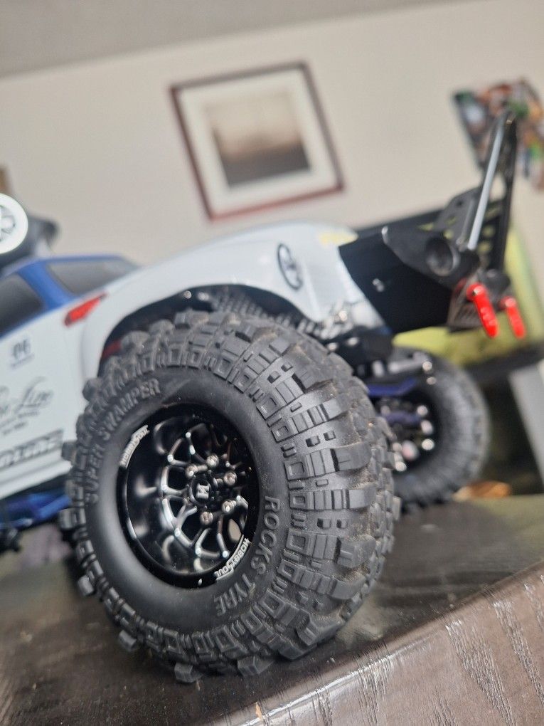 Sweet Competition Crawler 1/10 Scale Comes With Remote And Battery