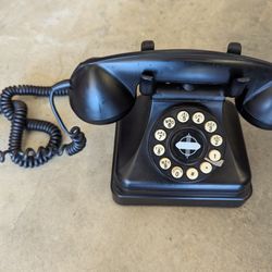 Black 2007 Crosley 1930s Style Kettle Desk Phone, Model CR62 Push Button