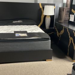 Queen Bed Two Nightstand Dresser Mirror