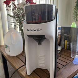 Baby Brezza Formula Dispenser 